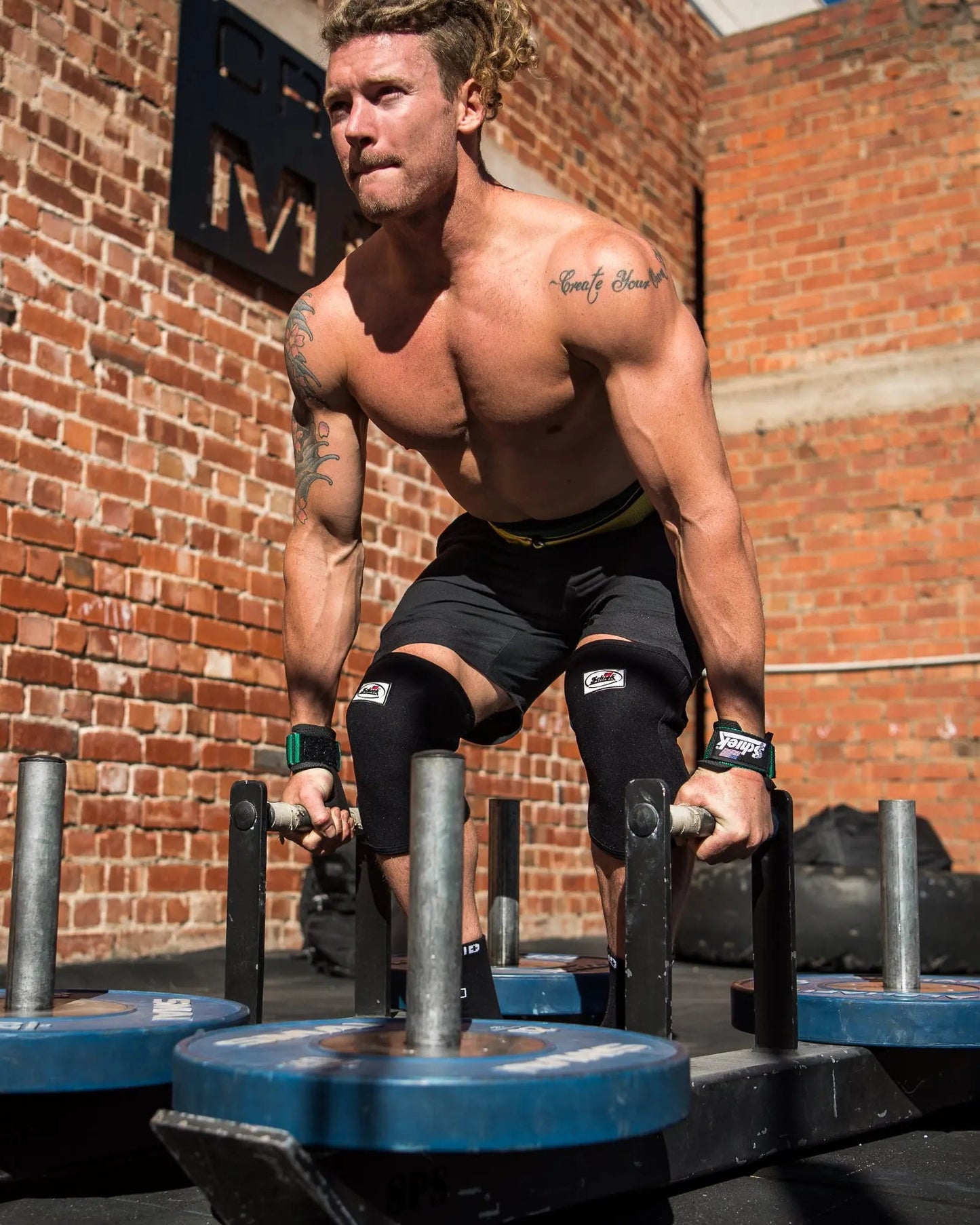 Model 1170CF Men's Knee Sleeves