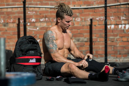 Model 1170CF Men's Knee Sleeves